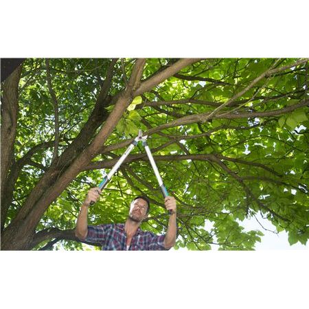 GARDENA EASYCUT 680 A LONG HAND CUTTER FOR BRANCHES UP TO 40 MM (HARVEST)