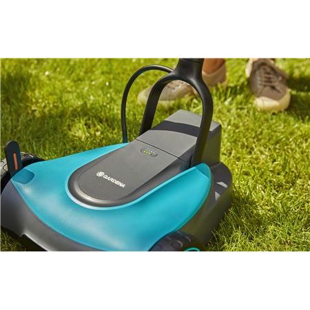 GARDENA HANDYMOWER 22 / 18V P4A BATTERY LAWN MACHINE SET WITH BATTERY & CHARGER